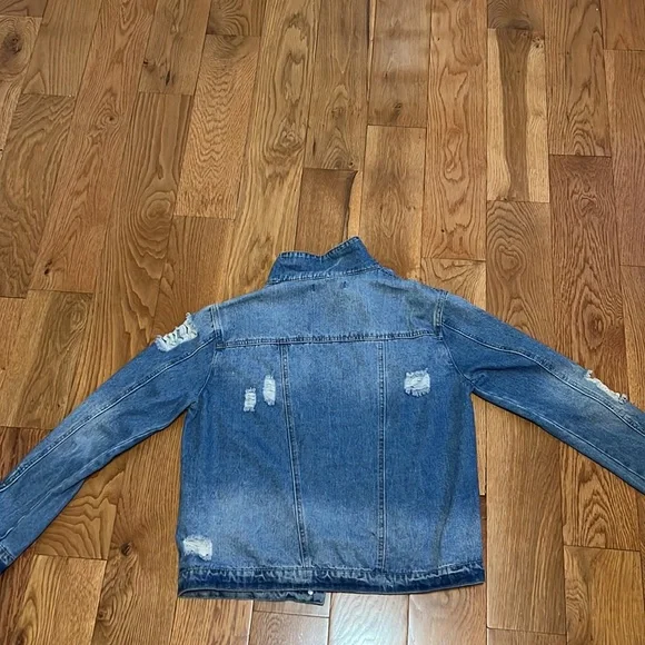 Small forever 21 rip up jean jacket - Picture 2 of 2